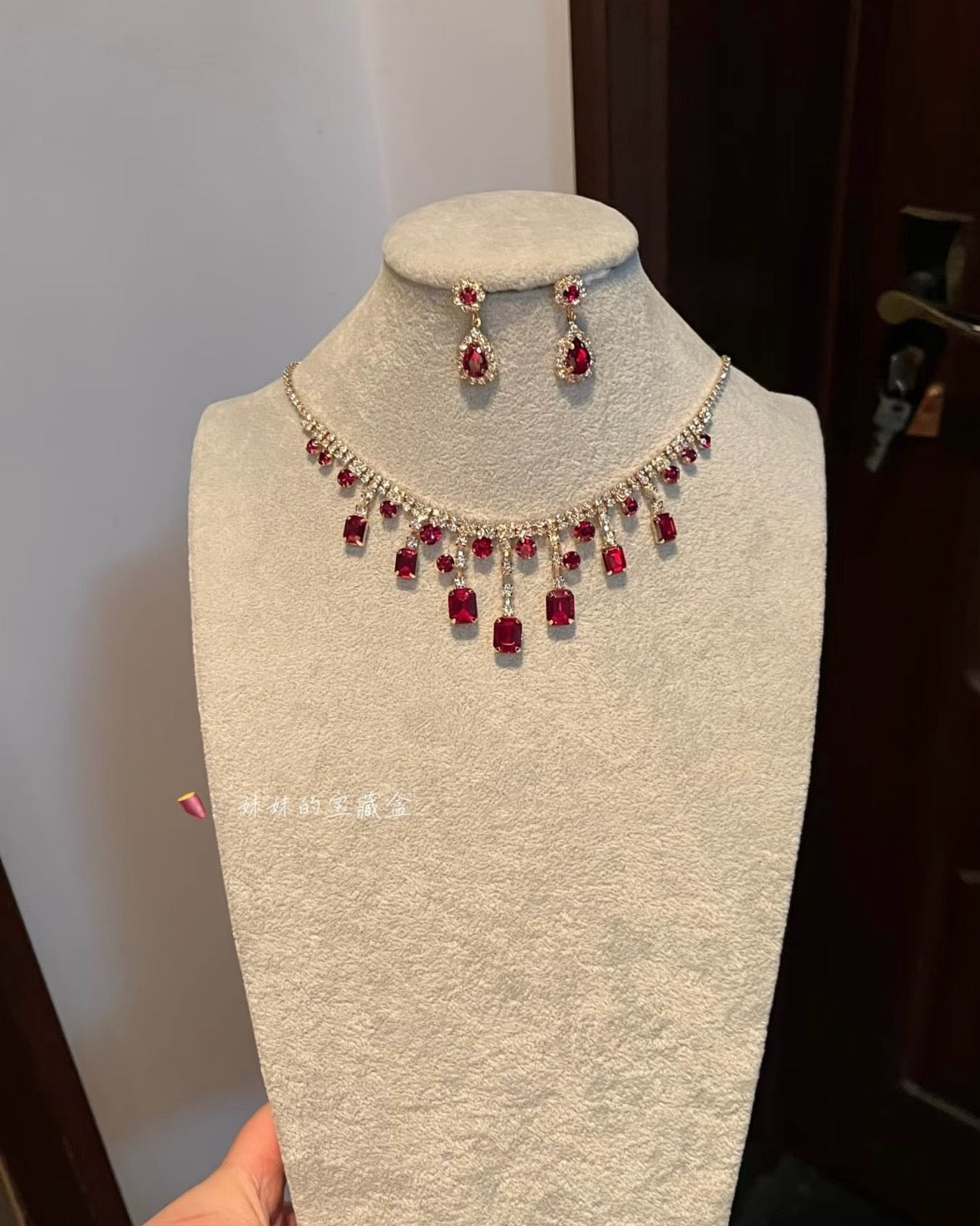Luxury Jewelry Set: Necklace & Earrings– Live Only