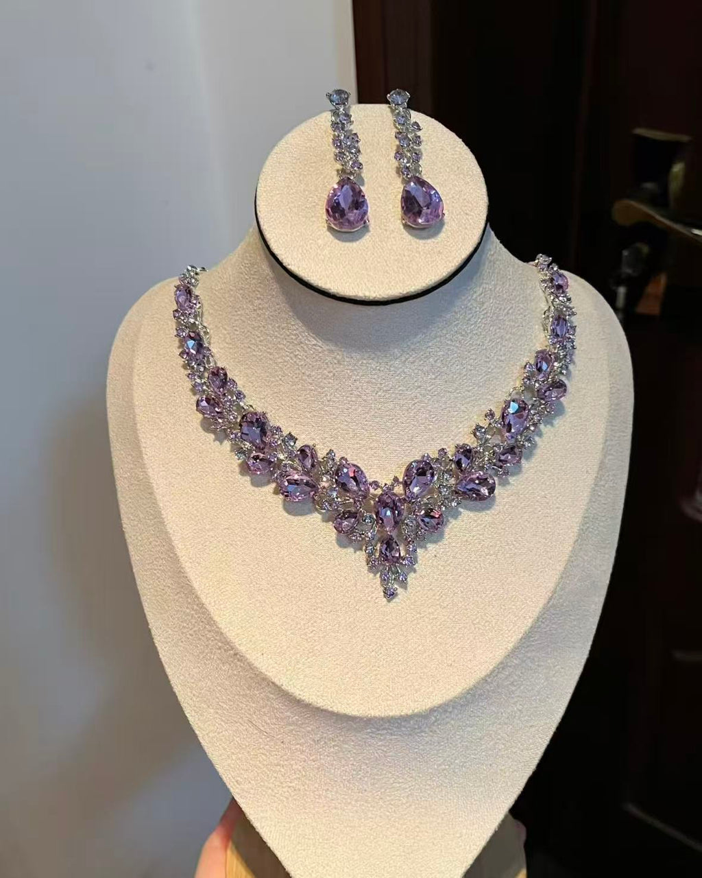 Luxury Jewelry Set: Necklace & Earrings– Live Only