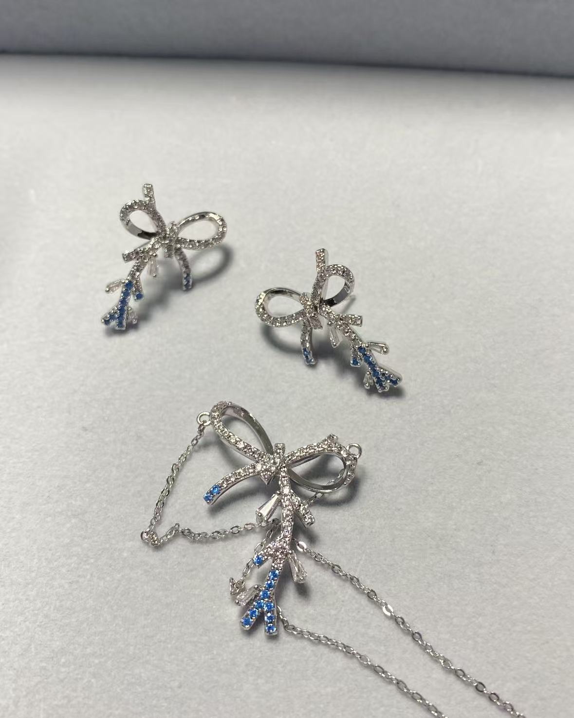Fashion Jewelry Set: Necklace & Earrings– Live Only